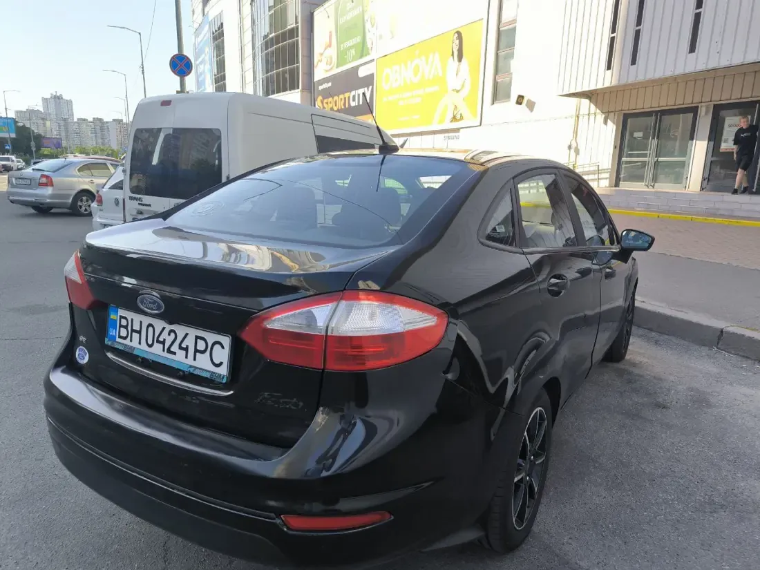 Ford Fiesta ВН 0424 РС Вид ззаду справа