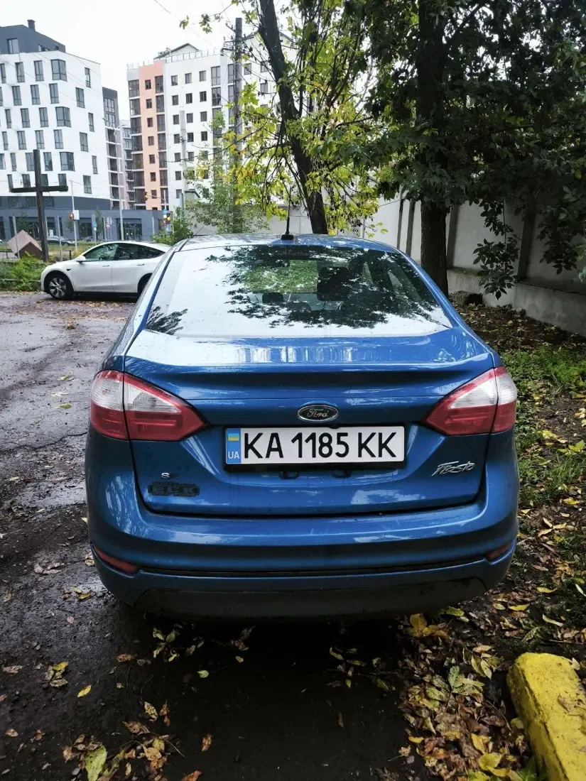 Ford Fiesta КА 1185 КК Вид ззаду