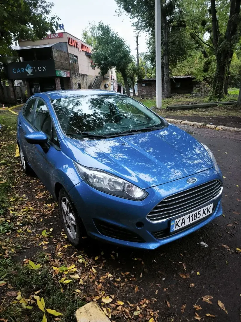 Ford Fiesta КА 1185 КК Вид спереду справа