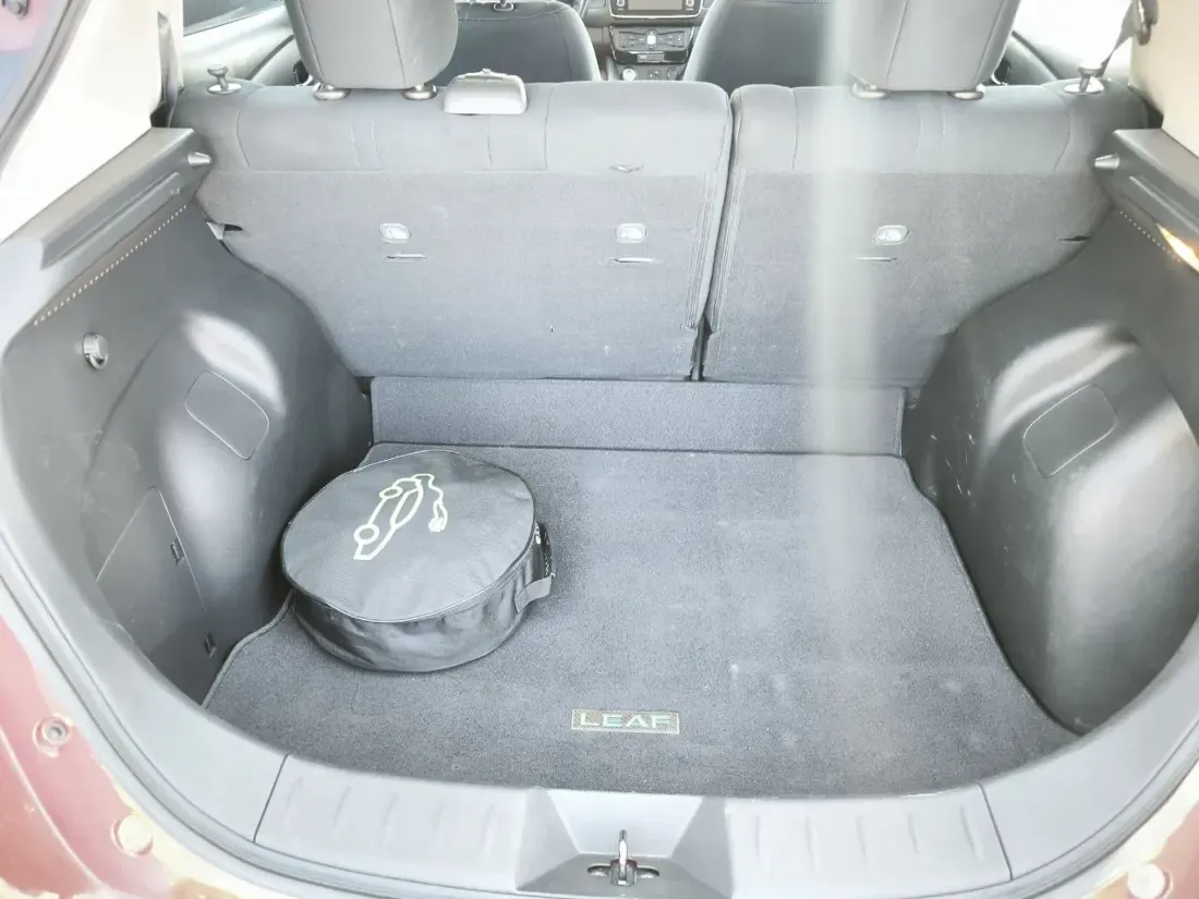 Nissan Leaf ВС 4841 YD Trunk