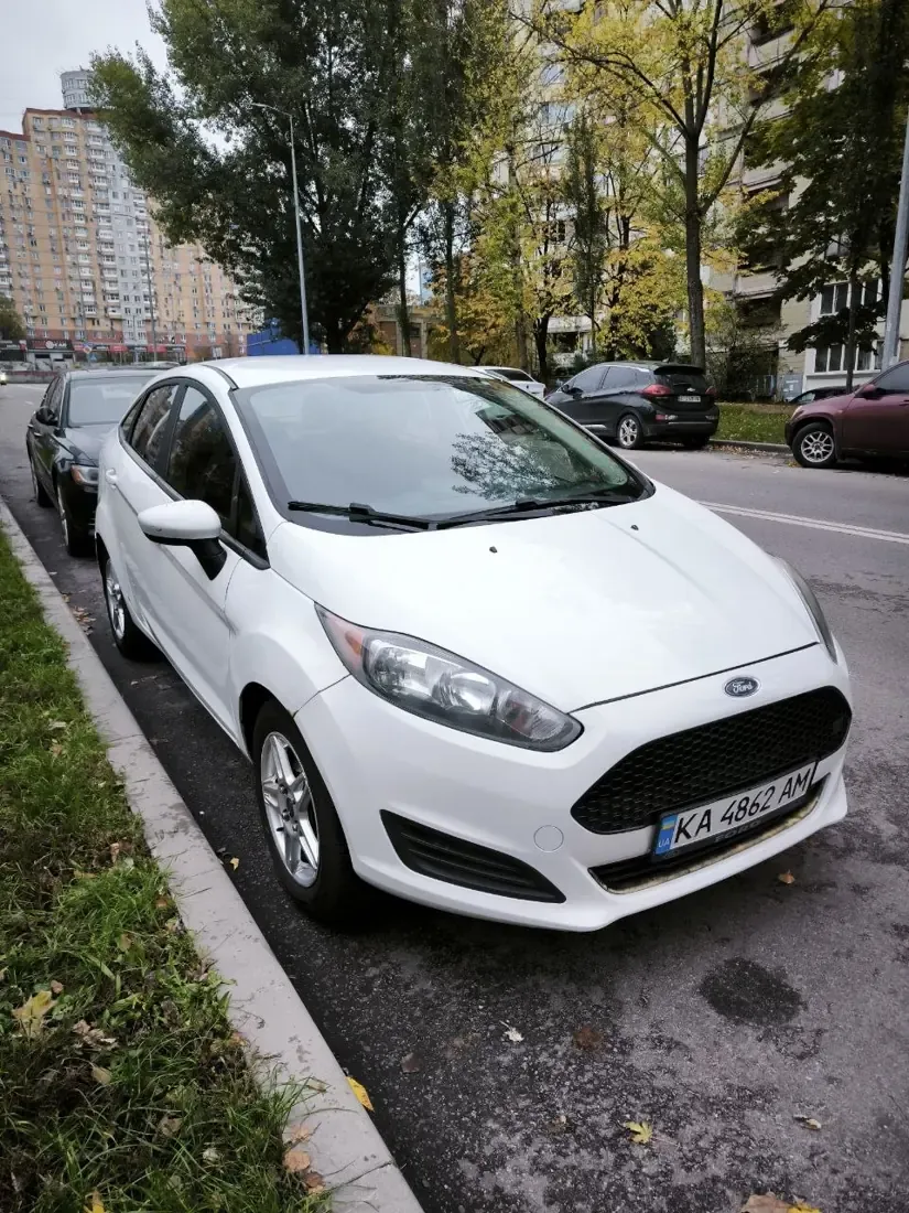 Ford Fiesta КА 4862 АМ Вид спереду справа