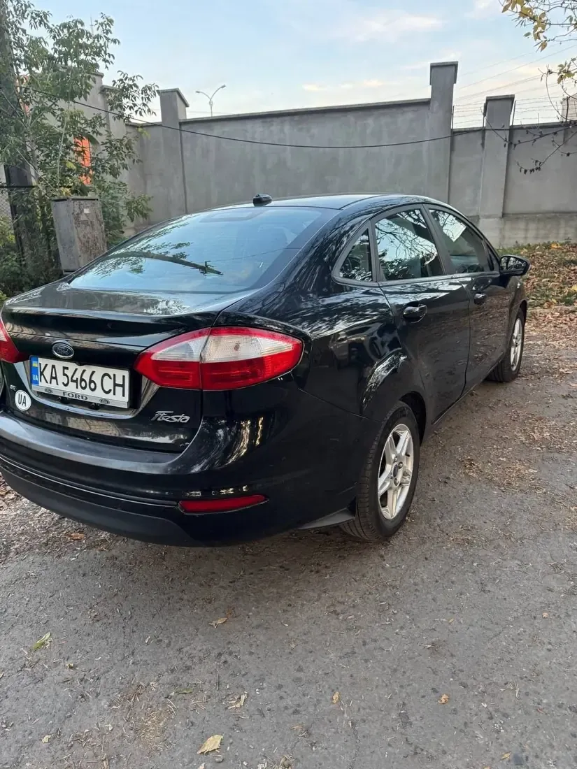 Ford Fiesta КА 5466 СН Вид ззаду справа