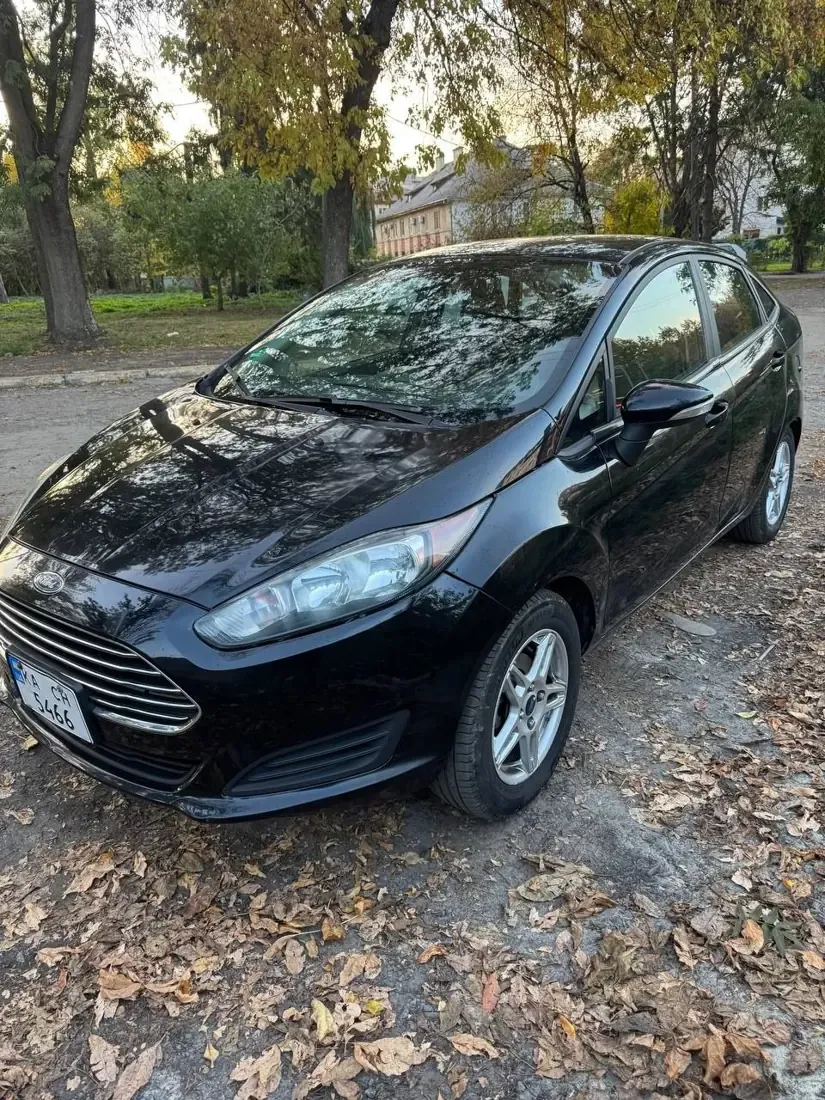 Ford Fiesta КА 5466 СН Вид спереду зліва