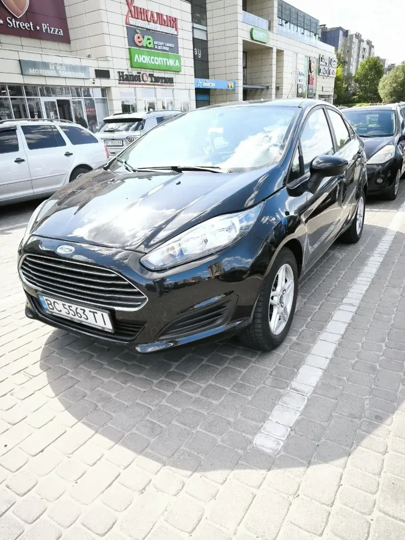 Ford Fiesta ВС 5563 ТІ Вид спереду зліва