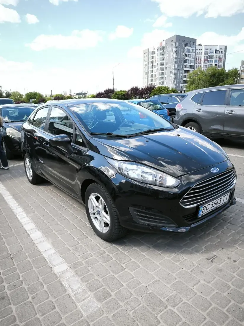 Ford Fiesta ВС 5563 ТІ Вид спереду справа