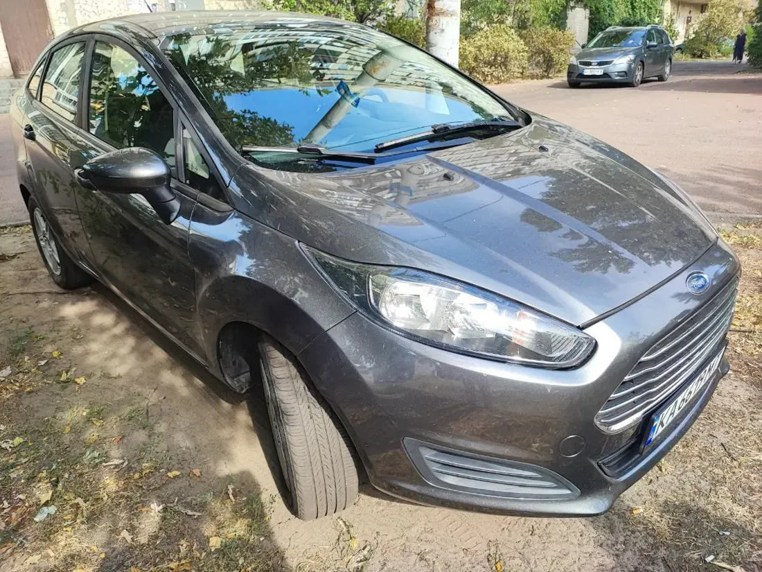 Ford Fiesta КА 6619 МТ Вид спереду справа