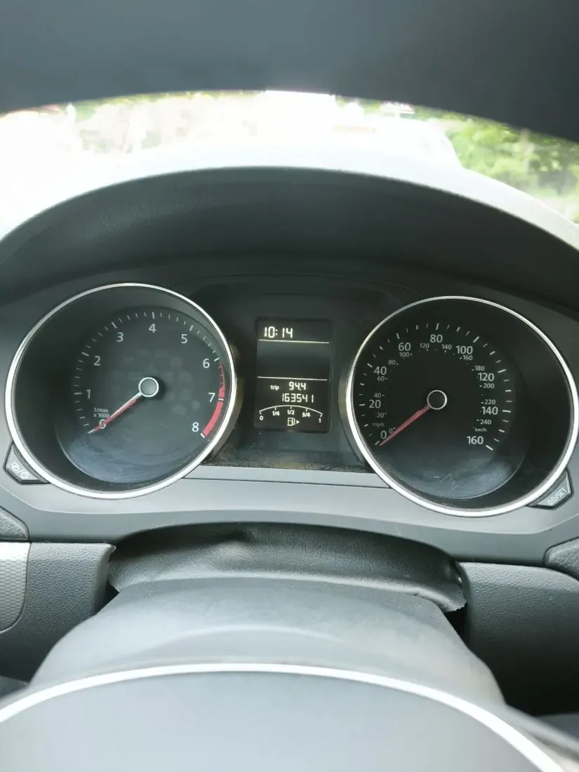 Volkswagen Jetta АІ 9984 РМ Приладова панель
