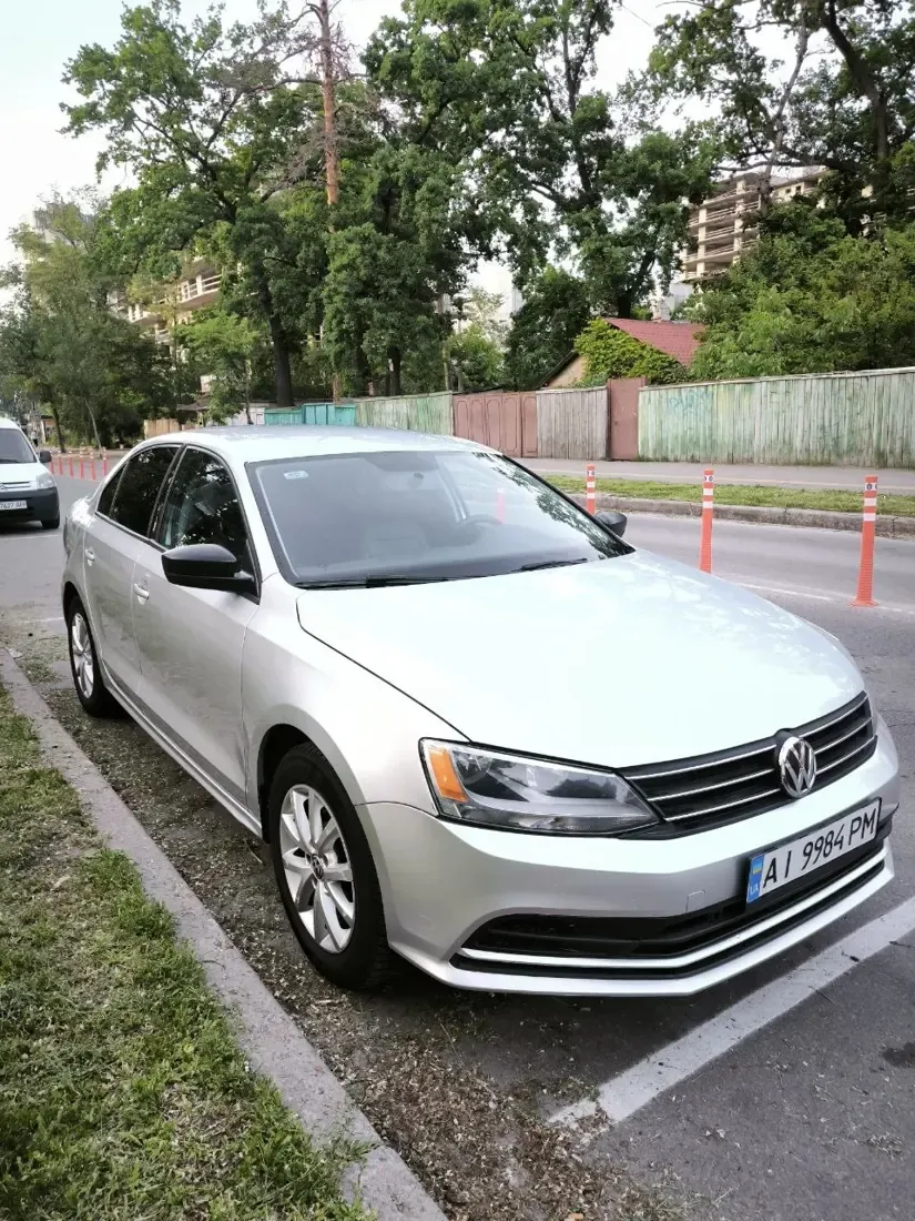 Volkswagen Jetta АІ 9984 РМ Вид спереду справа